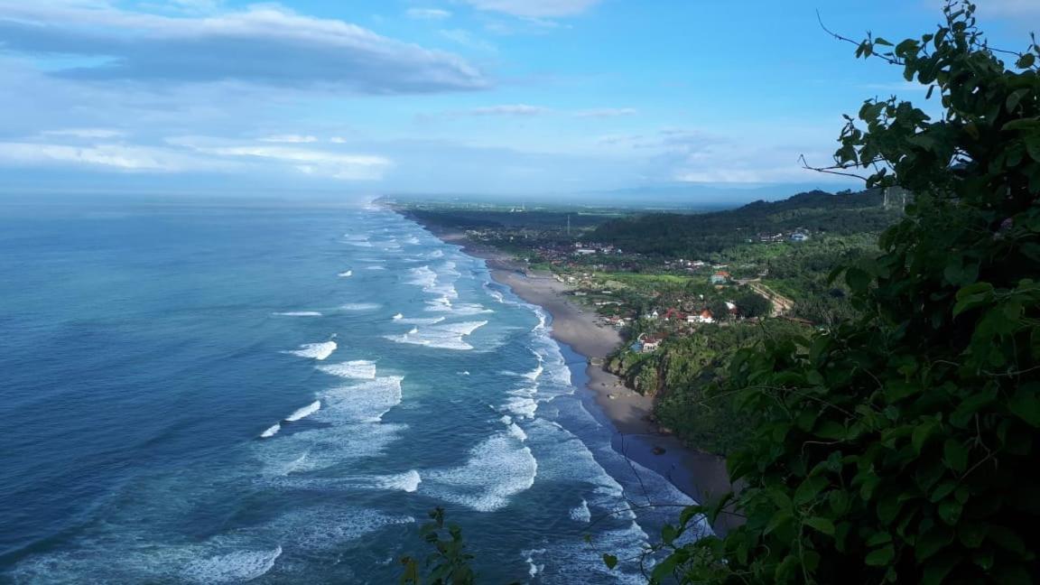 Edge Resort, Yogyakarta Паранґтрітіс Екстер'єр фото